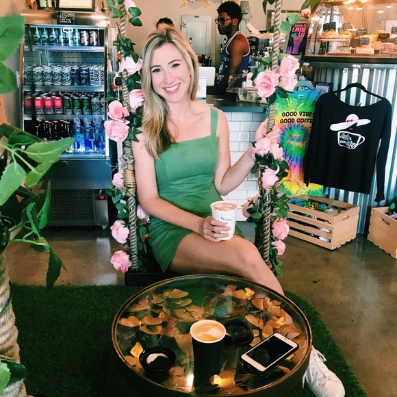 Meet your Posher, Kaylee - Picture 2 of 4